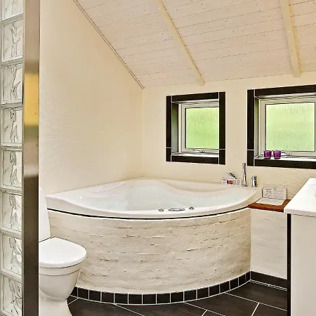 Five-bedroom Holiday In 27 Holiday home Blavand