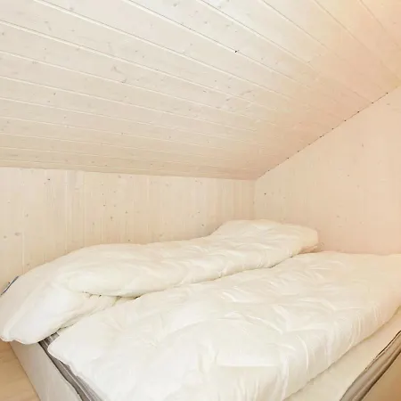 Five-bedroom Holiday In 27 Holiday home Blavand