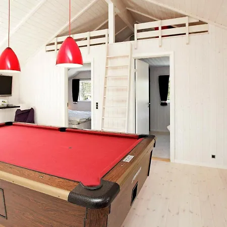 Five-bedroom Holiday In 27