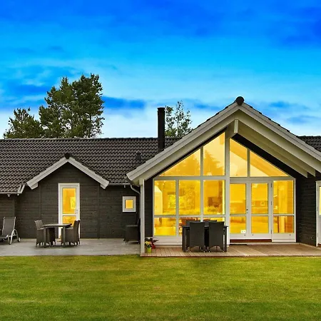 Five-bedroom Holiday In 27 Holiday home Blavand