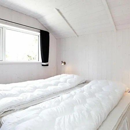 Holiday home Five-bedroom Holiday In 27 Blavand
