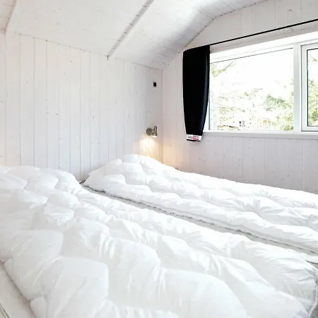Five-bedroom Holiday In 27 Holiday home *