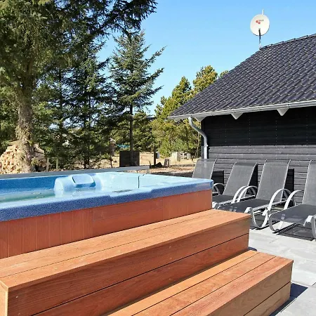 Five-bedroom Holiday In 27 Holiday home *
